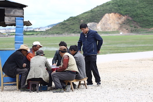 纳帕海-藏民生活-男人聚集点