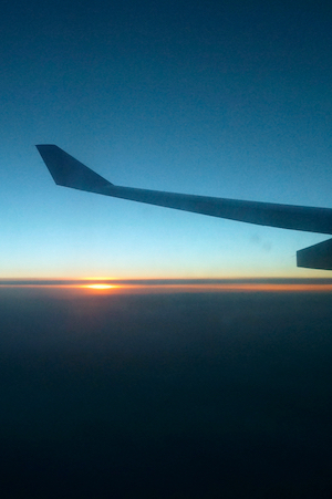 日落飞行 airplane in sunset