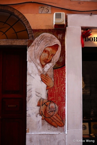 street art, graffiti in local neighborhoods of Rome/Roma, Piazza Venezia 罗马街头艺术