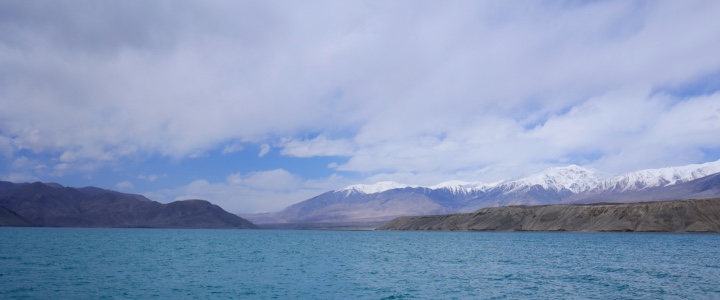 Pamir Plateau, along the Karakoram Highway Bulongkol Lake 白沙湖
